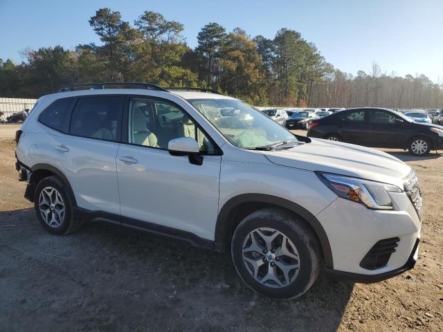  SUBARU FORESTER 2022 Белы