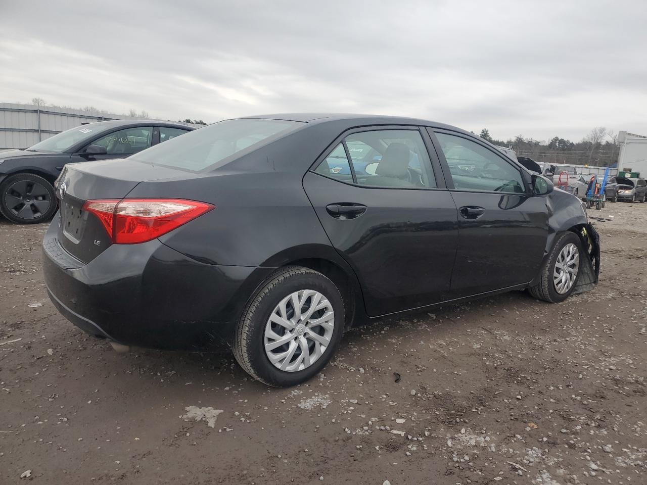 VIN 2T1BURHE2HC766489 2017 TOYOTA COROLLA no.3