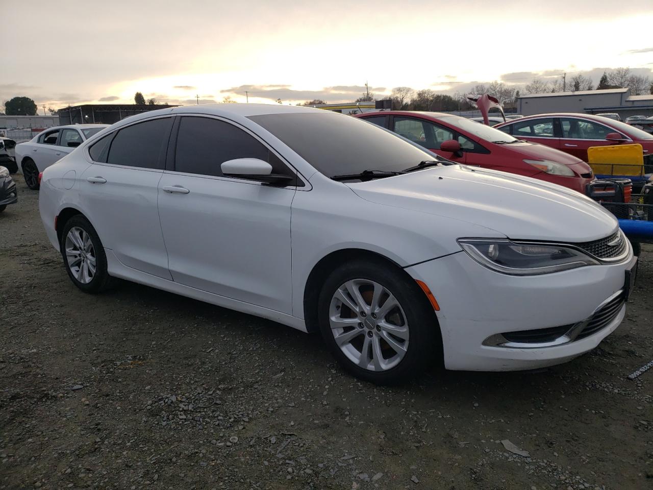 VIN 1C3CCCAB0FN617095 2015 CHRYSLER 200 no.4