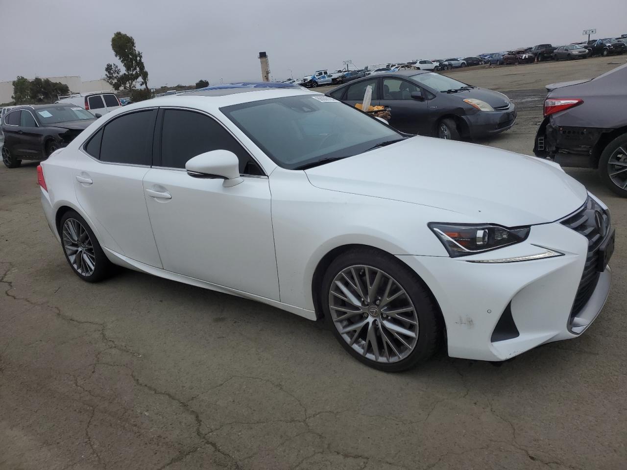 2018 Lexus IS - Image 4