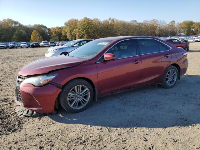 Sedans TOYOTA CAMRY 2017 Czerwony