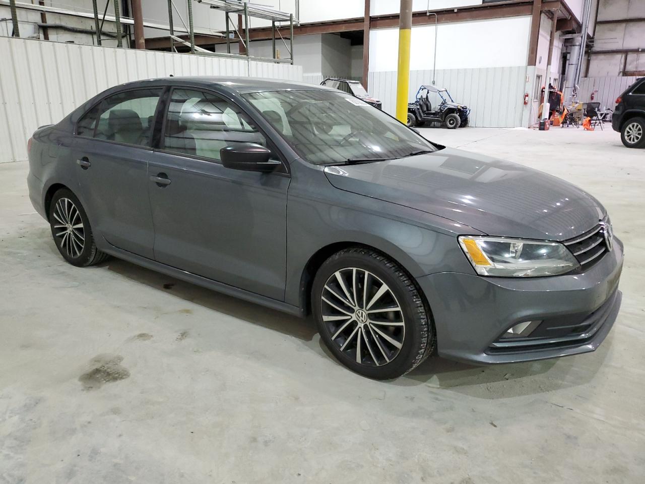 2016 Volkswagen Jetta - Image 4