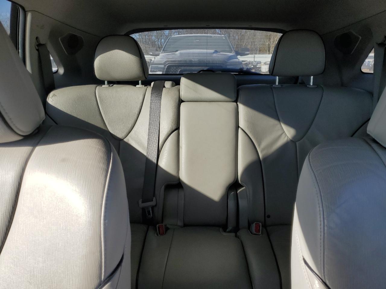 2010 Toyota Venza - Image 10