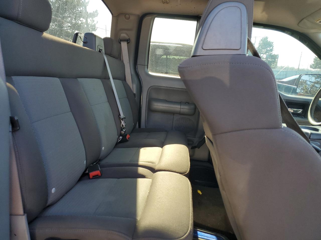 2004 Ford F-150 - Image 10