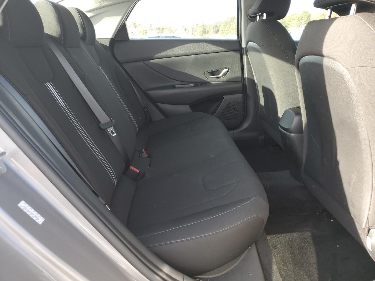 2021 Hyundai Elantra - Image 11