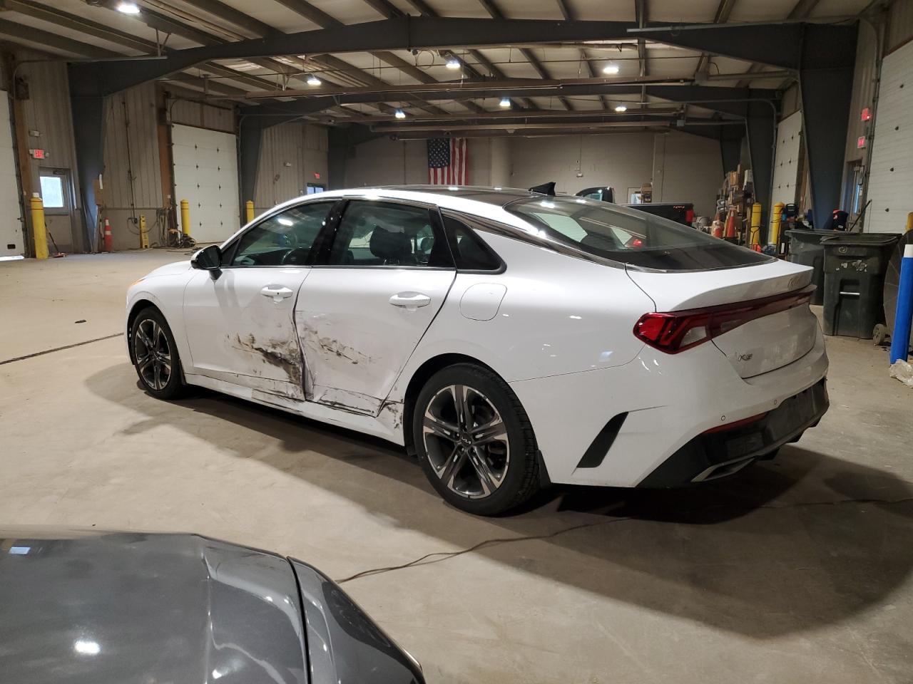 2022 Kia K5 - Image 2