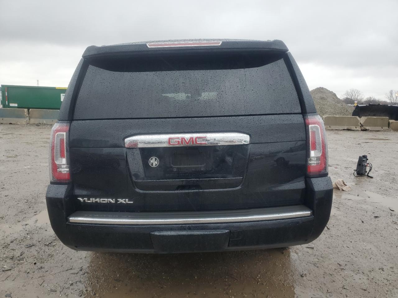 2020 GMC Yukon - Image 6