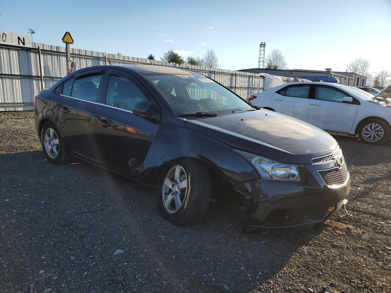 VIN 1G1PC5SB7E7180876 2014 CHEVROLET CRUZE no.4