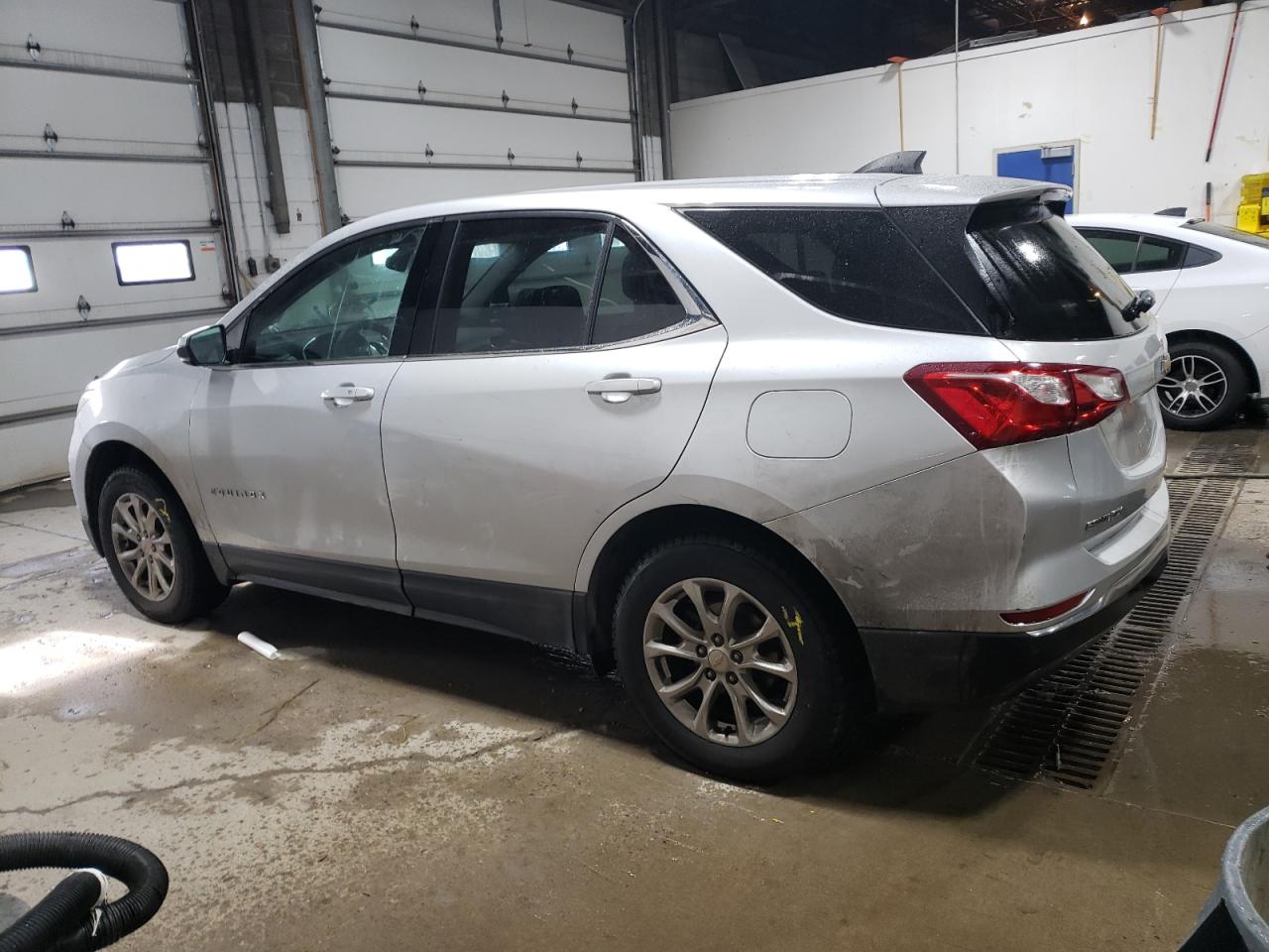 2020 Chevrolet Equinox - Image 2