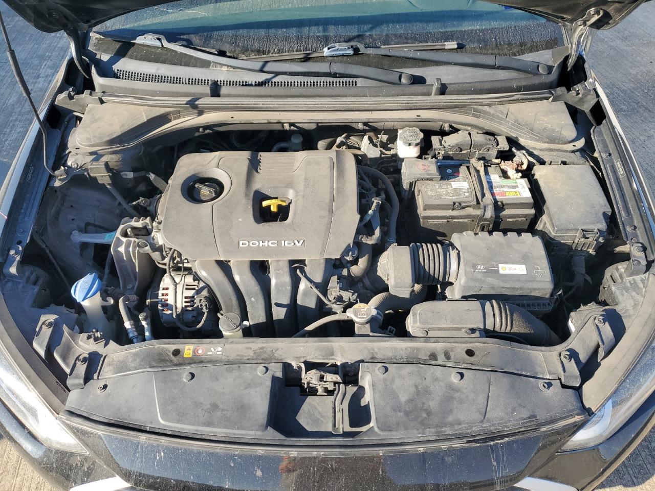 2017 Hyundai Elantra - Image 11