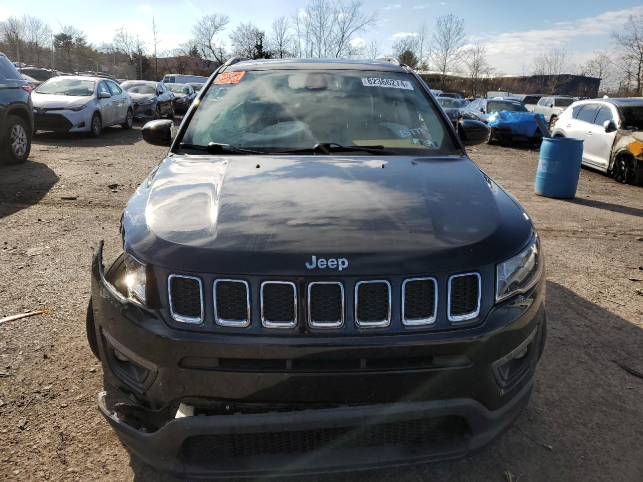 VIN 3C4NJDBB2JT484329 2018 JEEP COMPASS no.5