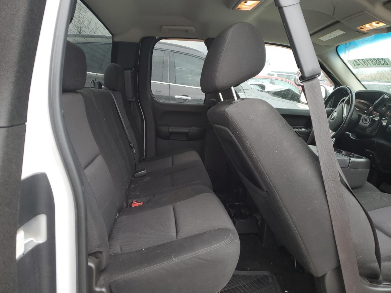 2010 GMC Sierra - Image 10