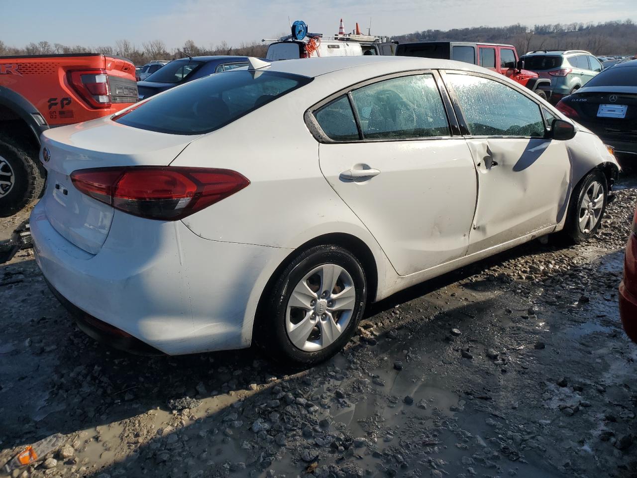 2017 Kia Forte - Image 3