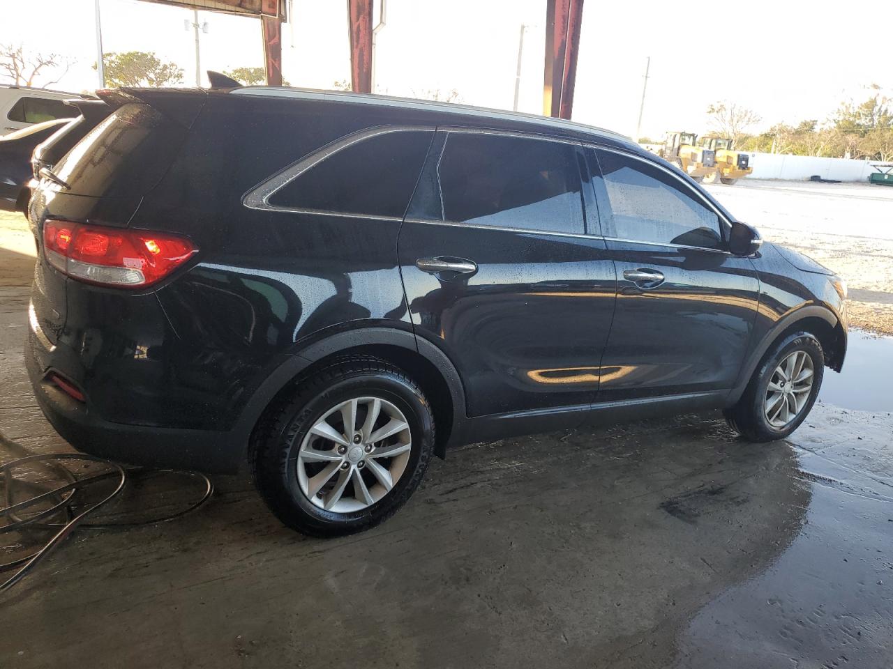 VIN 5XYPG4A30JG362917 2018 KIA SORENTO no.3