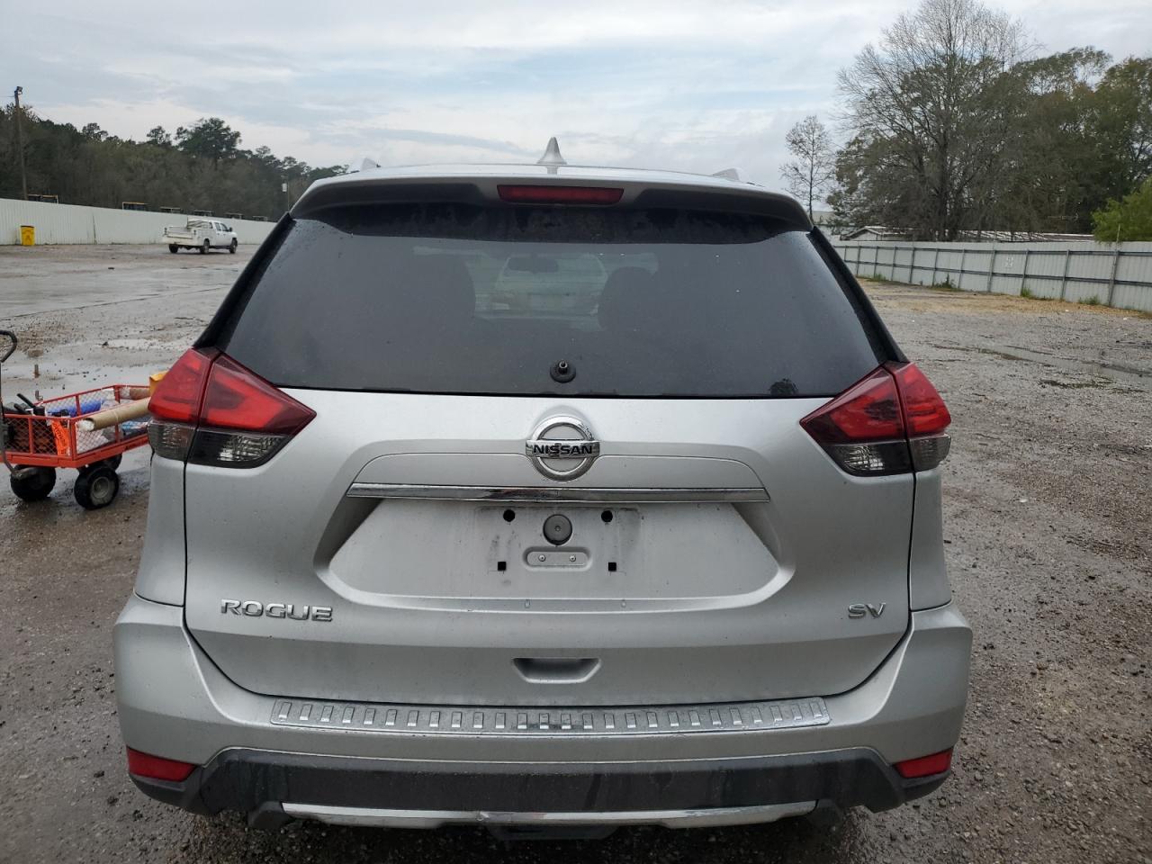 2017 Nissan Rogue - Image 6