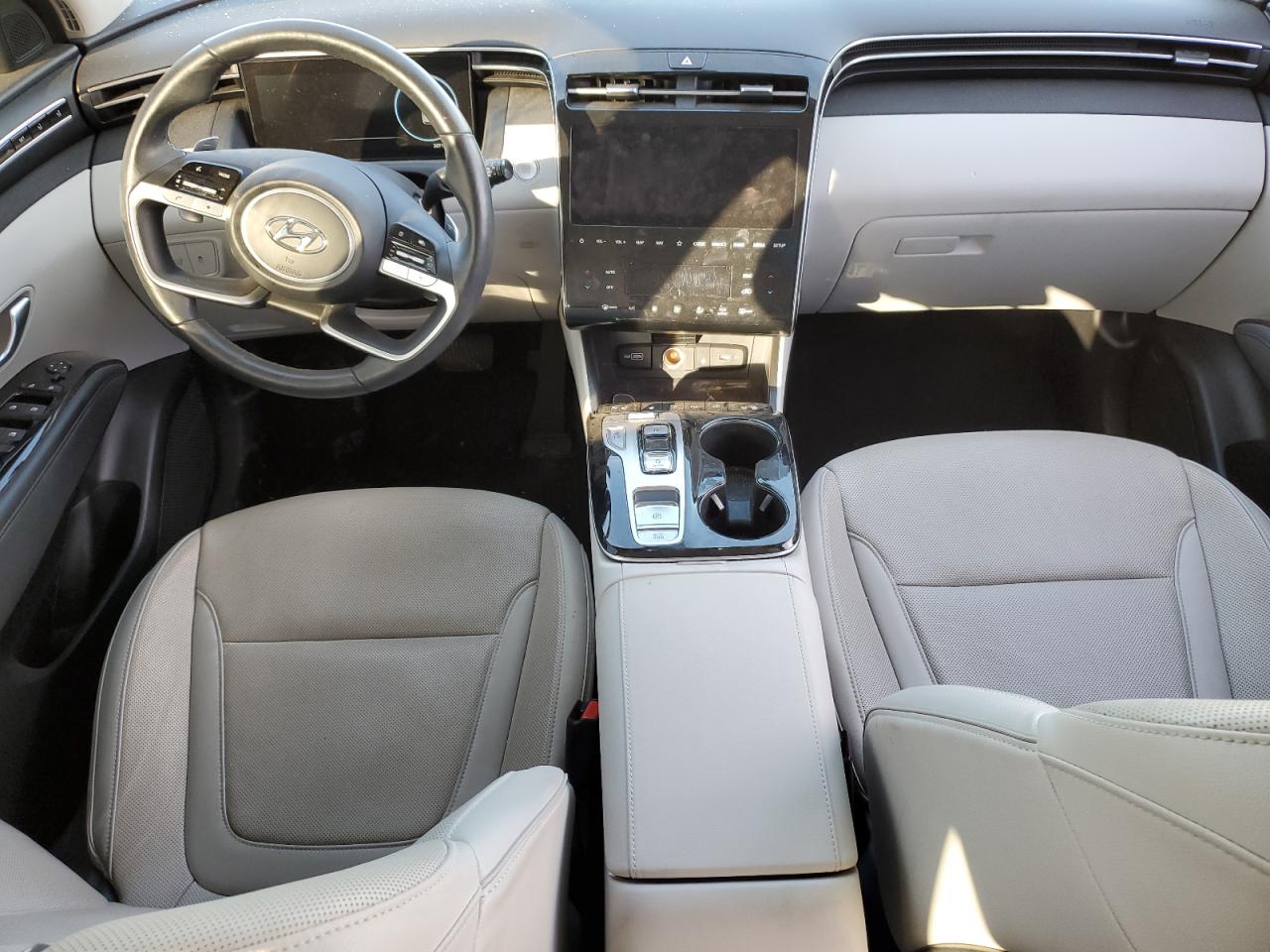 2022 Hyundai Tucson - Image 8