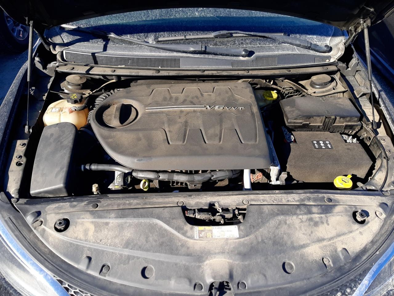 2016 Chrysler 200 - Image 11
