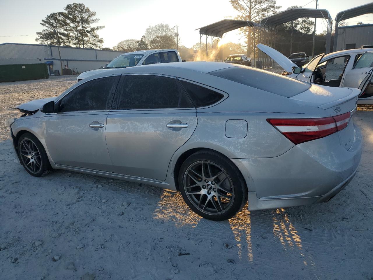 2014 Toyota Avalon - Image 2
