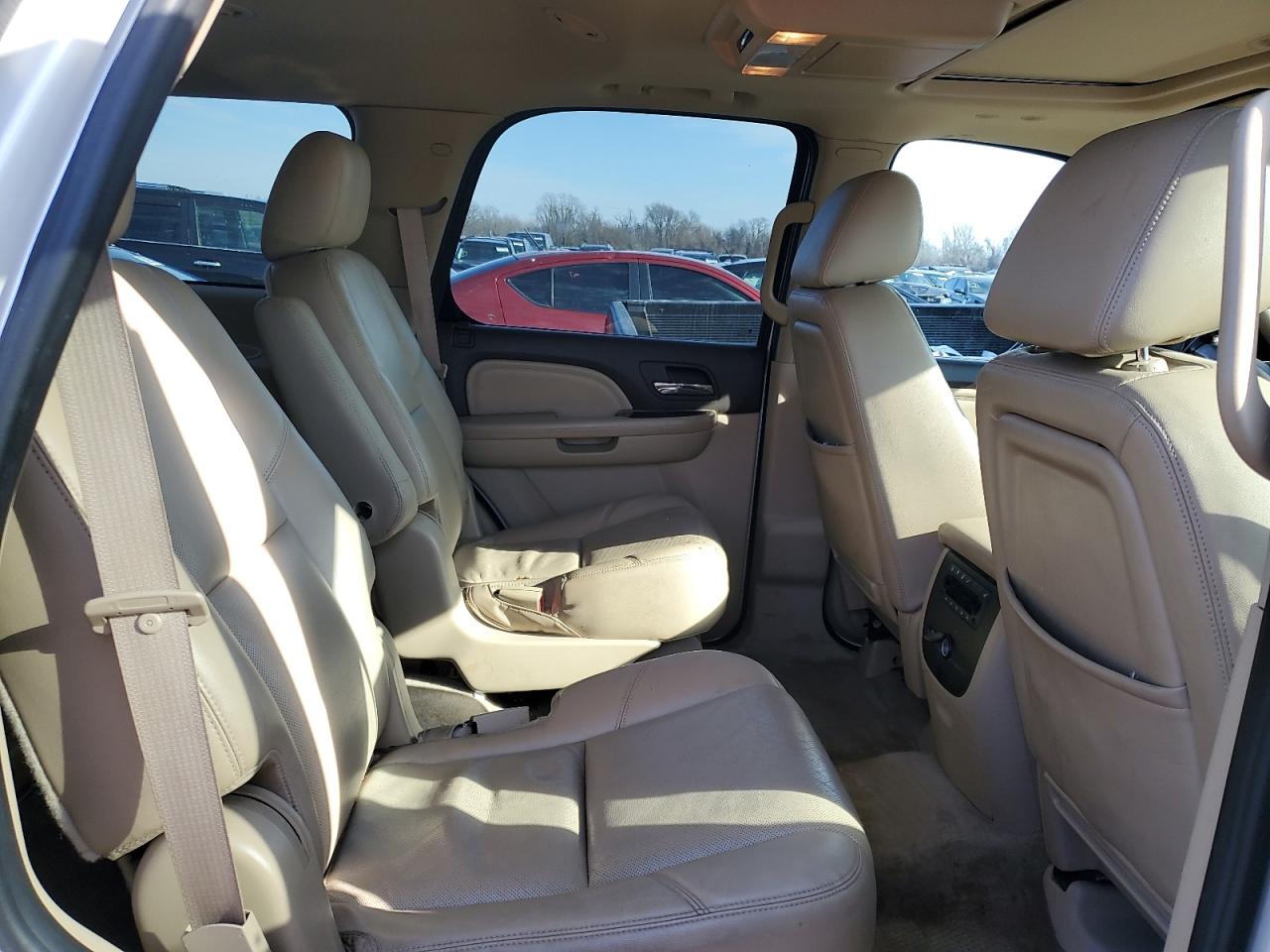 2011 GMC Yukon - Image 11