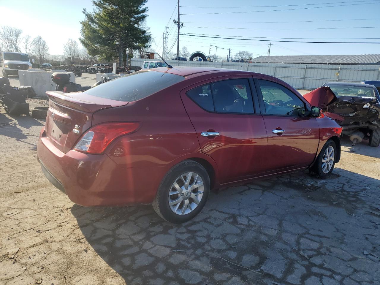 VIN 3N1CN7AP7JL877983 2018 NISSAN VERSA no.3