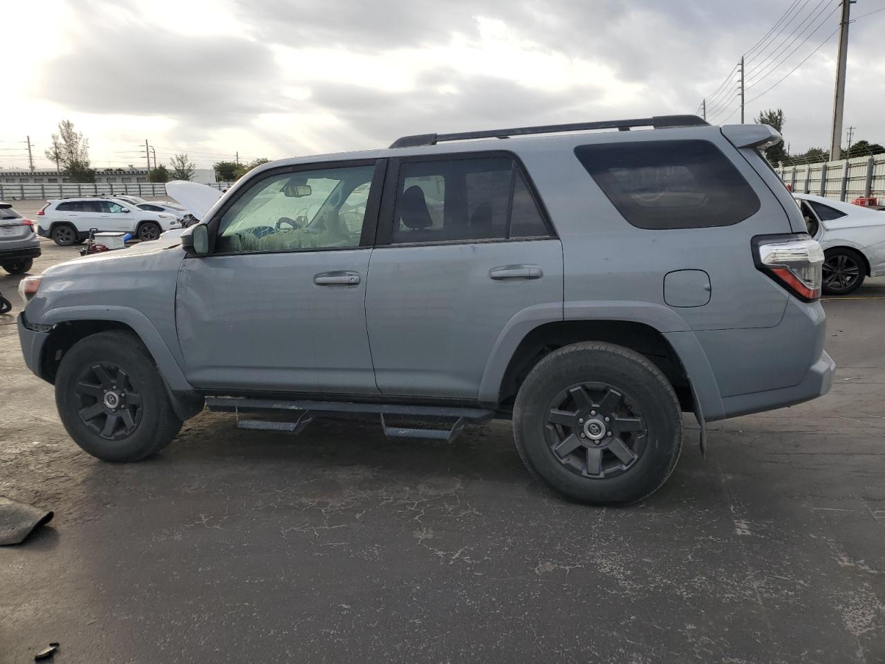 VIN JTEBU5JR7M5857766 2021 TOYOTA 4RUNNER no.2