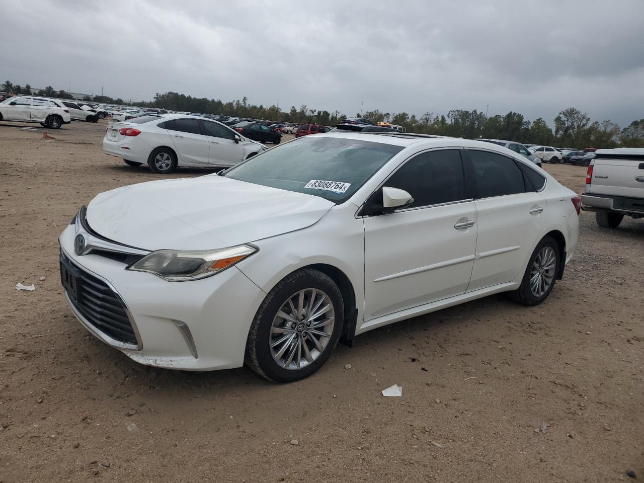 2018 Toyota Avalon - Image 1