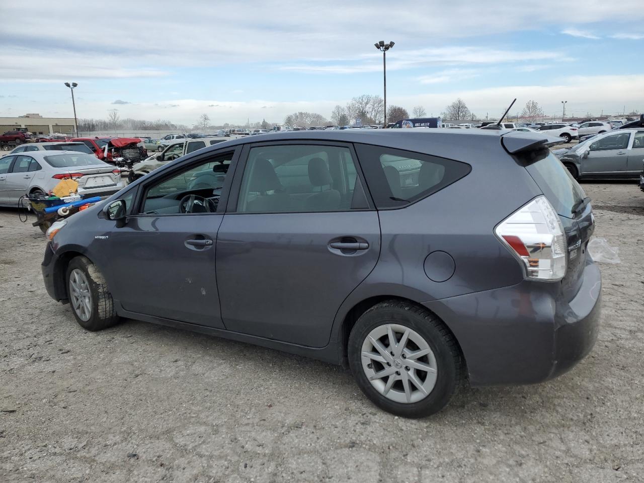 VIN JTDZN3EU3D3236085 2013 TOYOTA PRIUS no.2