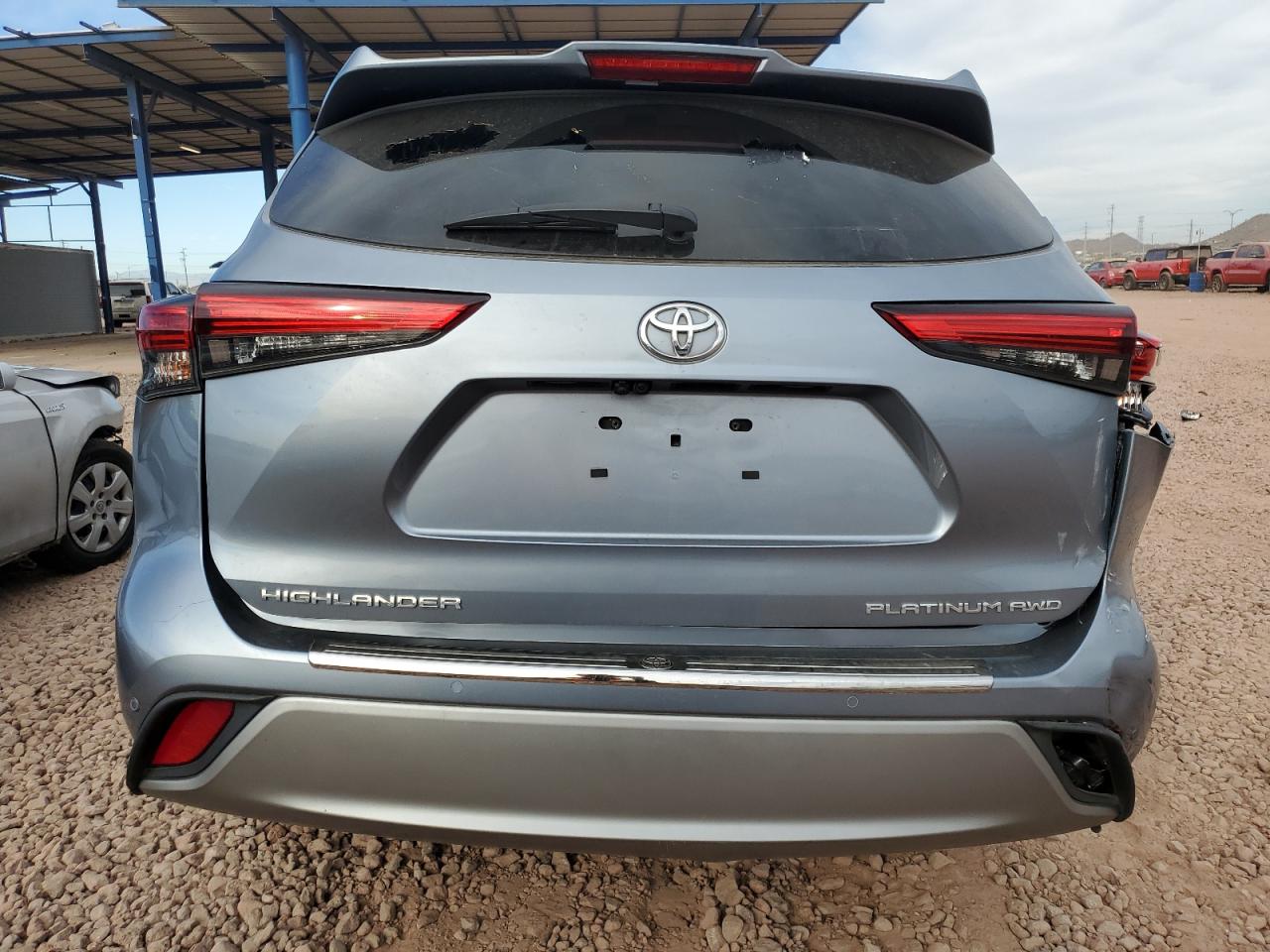 2020 Toyota Highlander - Image 6
