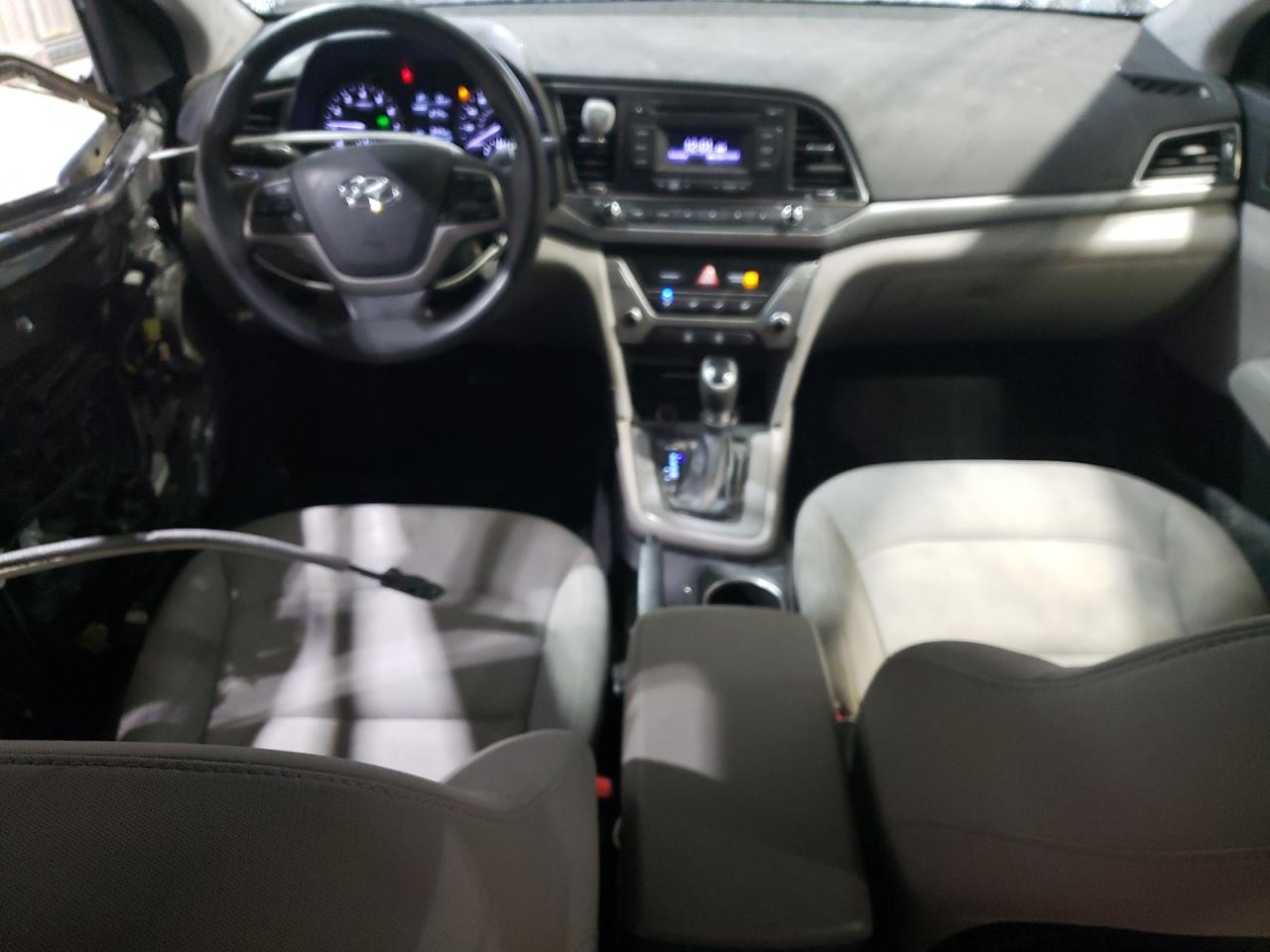 2018 Hyundai Elantra - Image 8