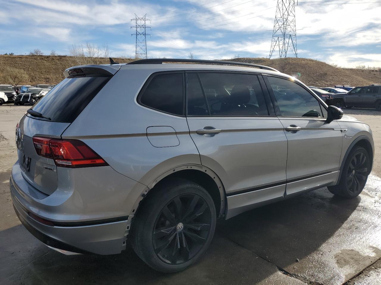 2020 Volkswagen Tiguan - Image 3