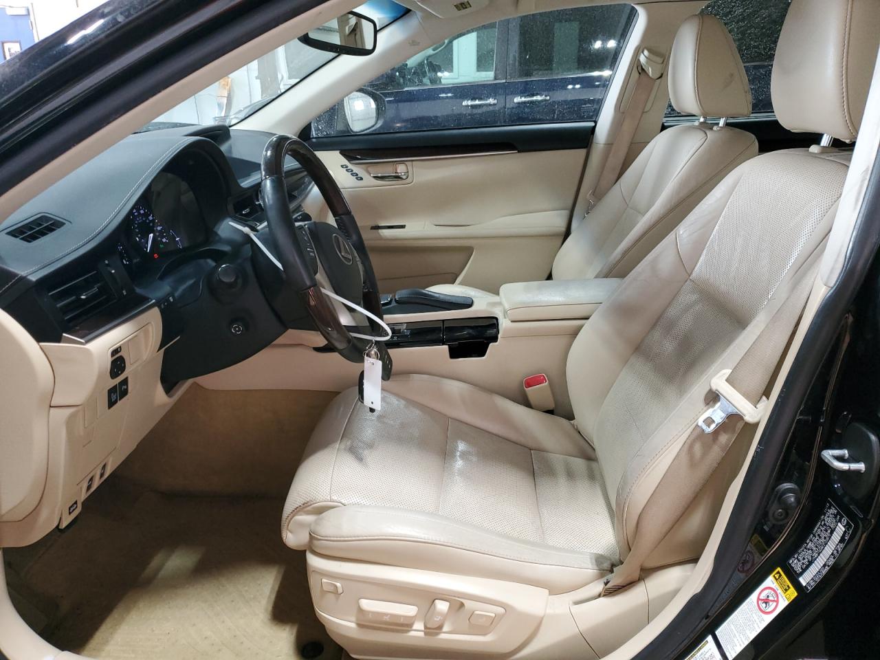 2014 Lexus ES - Image 7