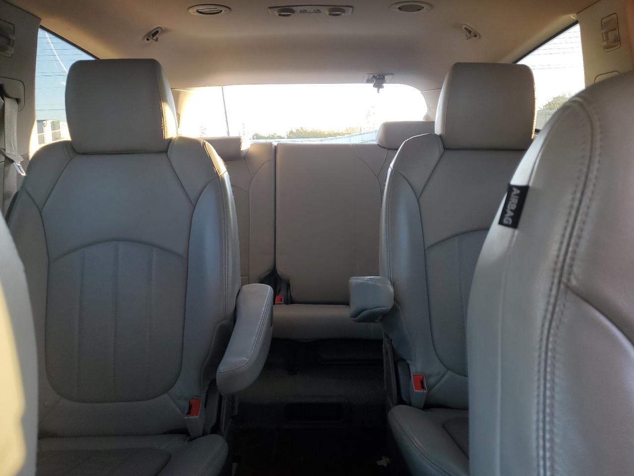 2014 Chevrolet Traverse - Image 10