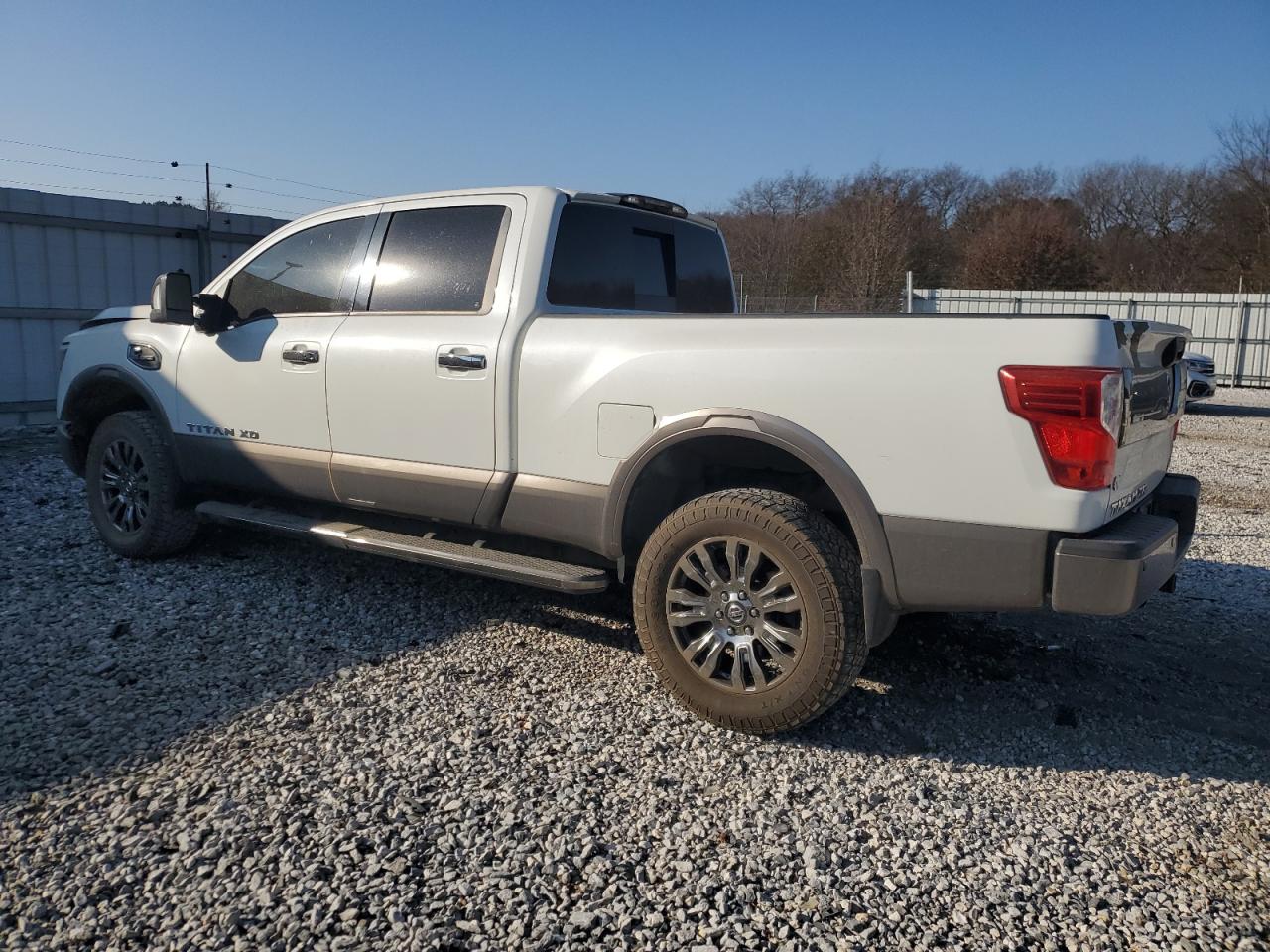 VIN 1N6BA1F47GN510930 2016 NISSAN TITAN no.2