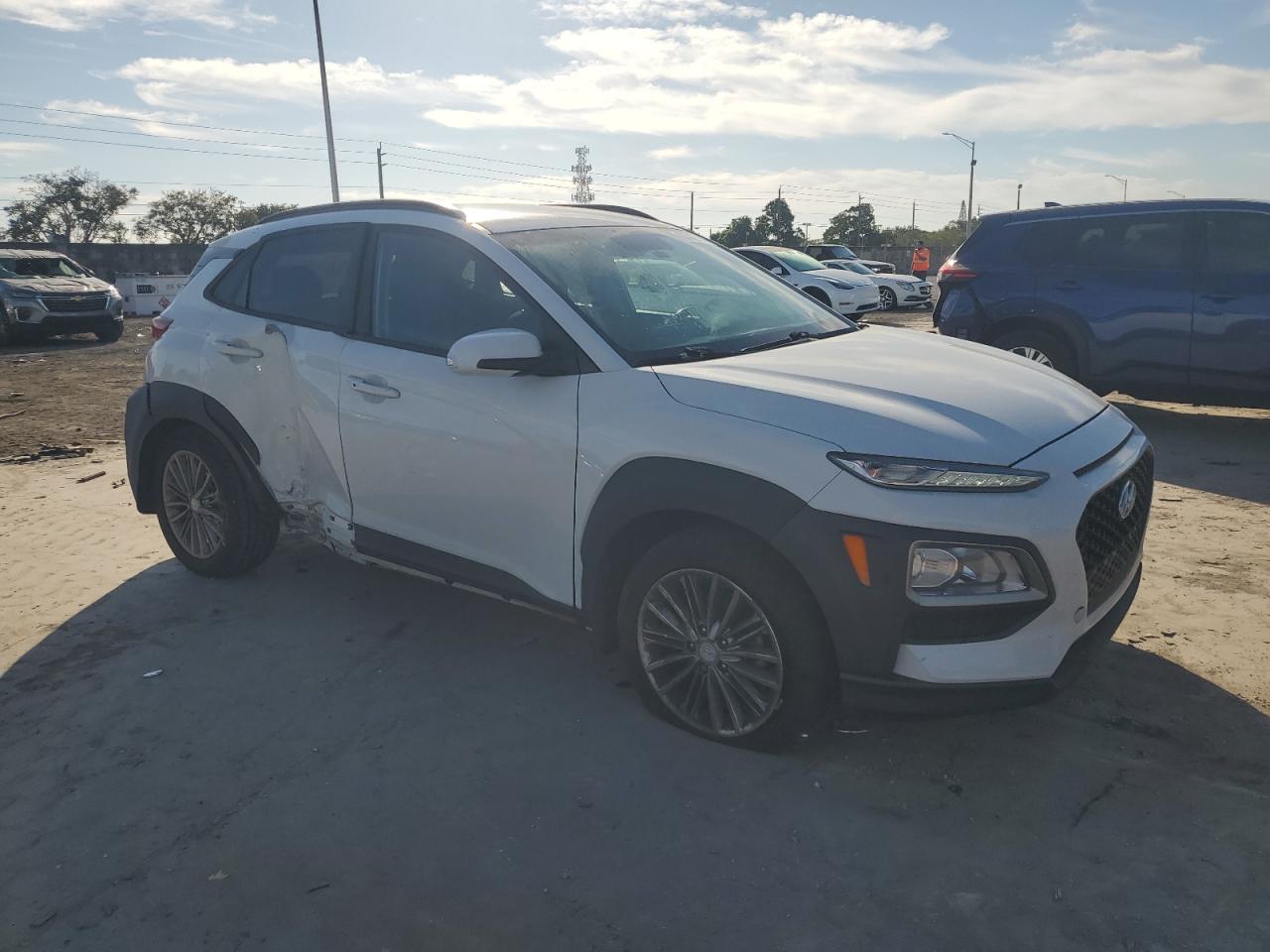 VIN KM8K22AA5JU085669 2018 HYUNDAI KONA no.4