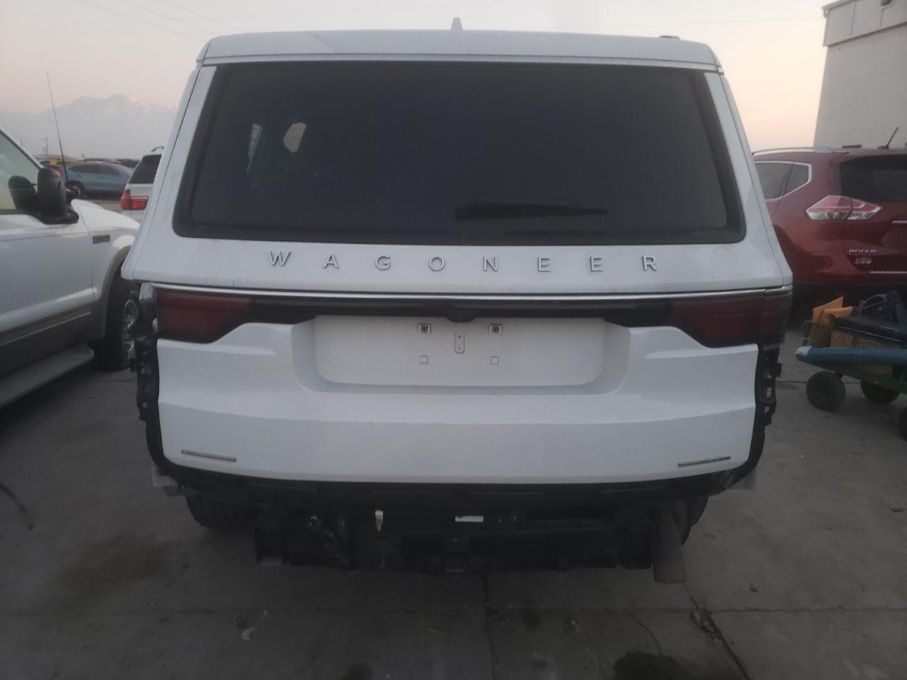 2022 Jeep Grand Wagoneer - Image 6