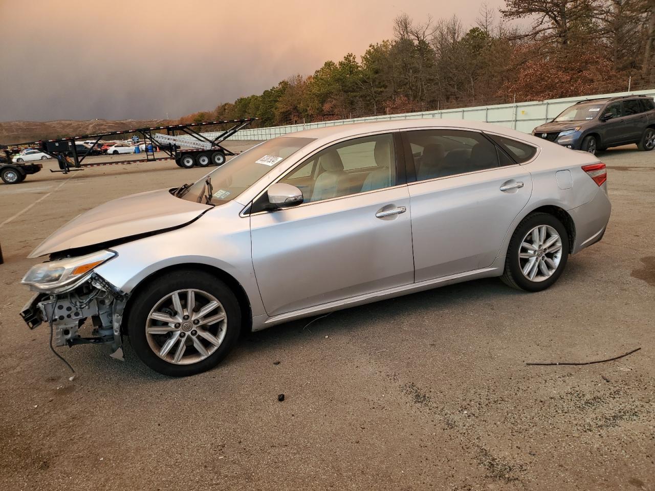 2014 Toyota Avalon - Image 1