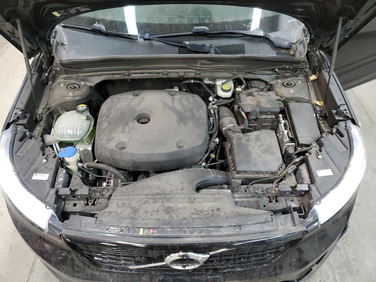 2021 Volvo XC40 - Image 13