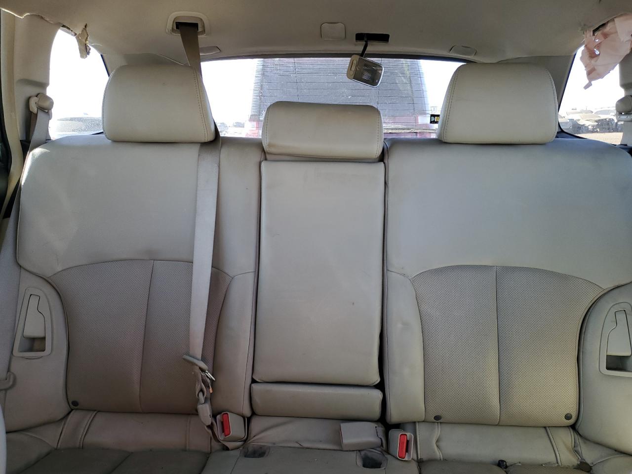 2014 Subaru Outback - Image 10