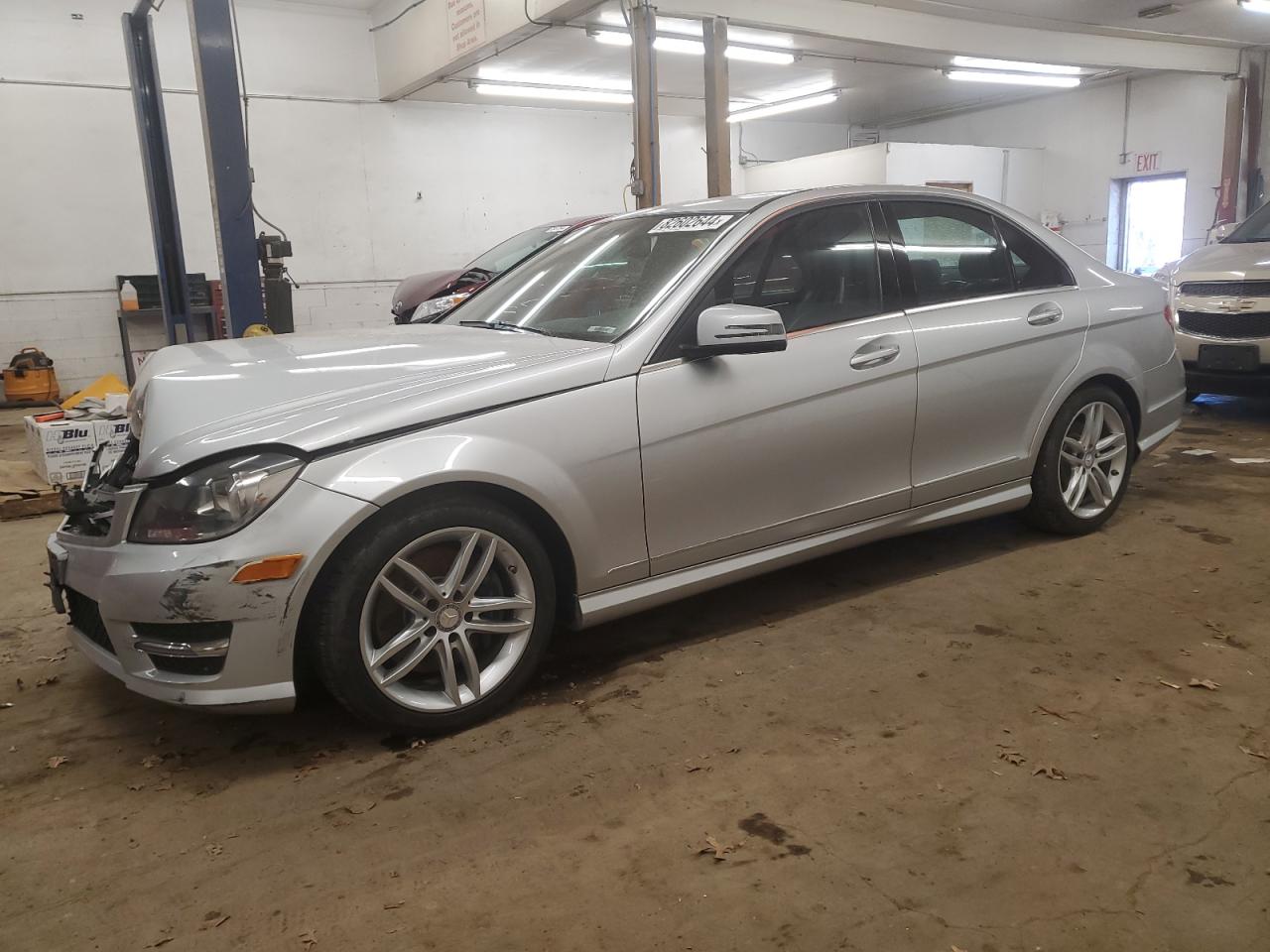 VIN WDDGF8ABXDA885065 2013 MERCEDES-BENZ C-CLASS no.1