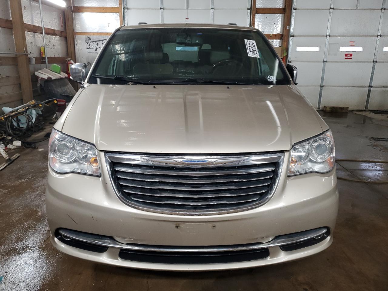 2015 Chrysler Town & Country - Image 5