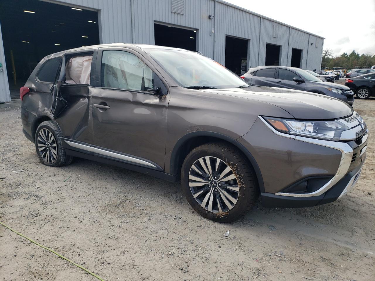 2020 Mitsubishi Outlander - Image 4