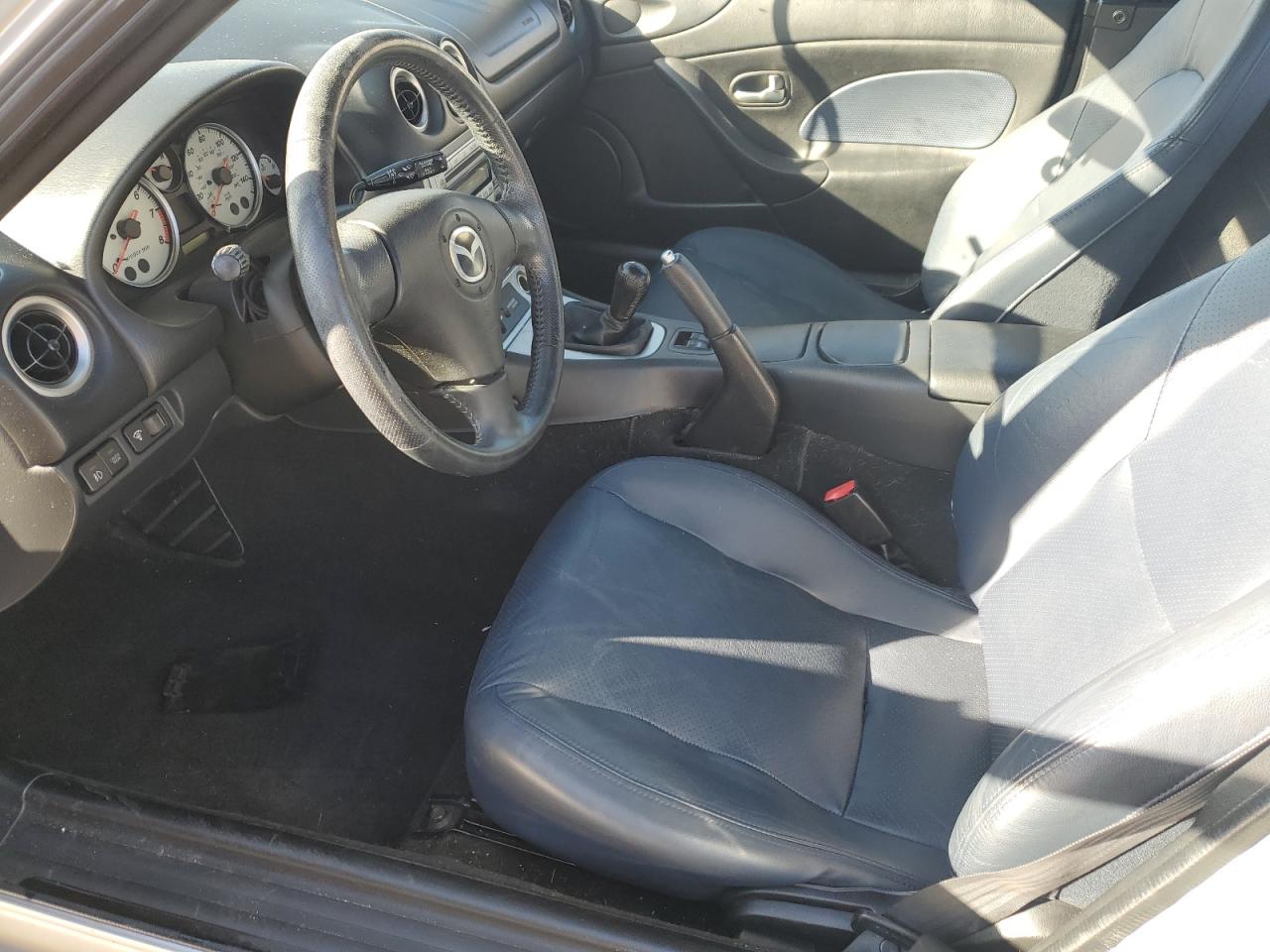 2004 Mazda Mx-5 Miata Base VIN: JM1NB353640402308 Lot: 84568244