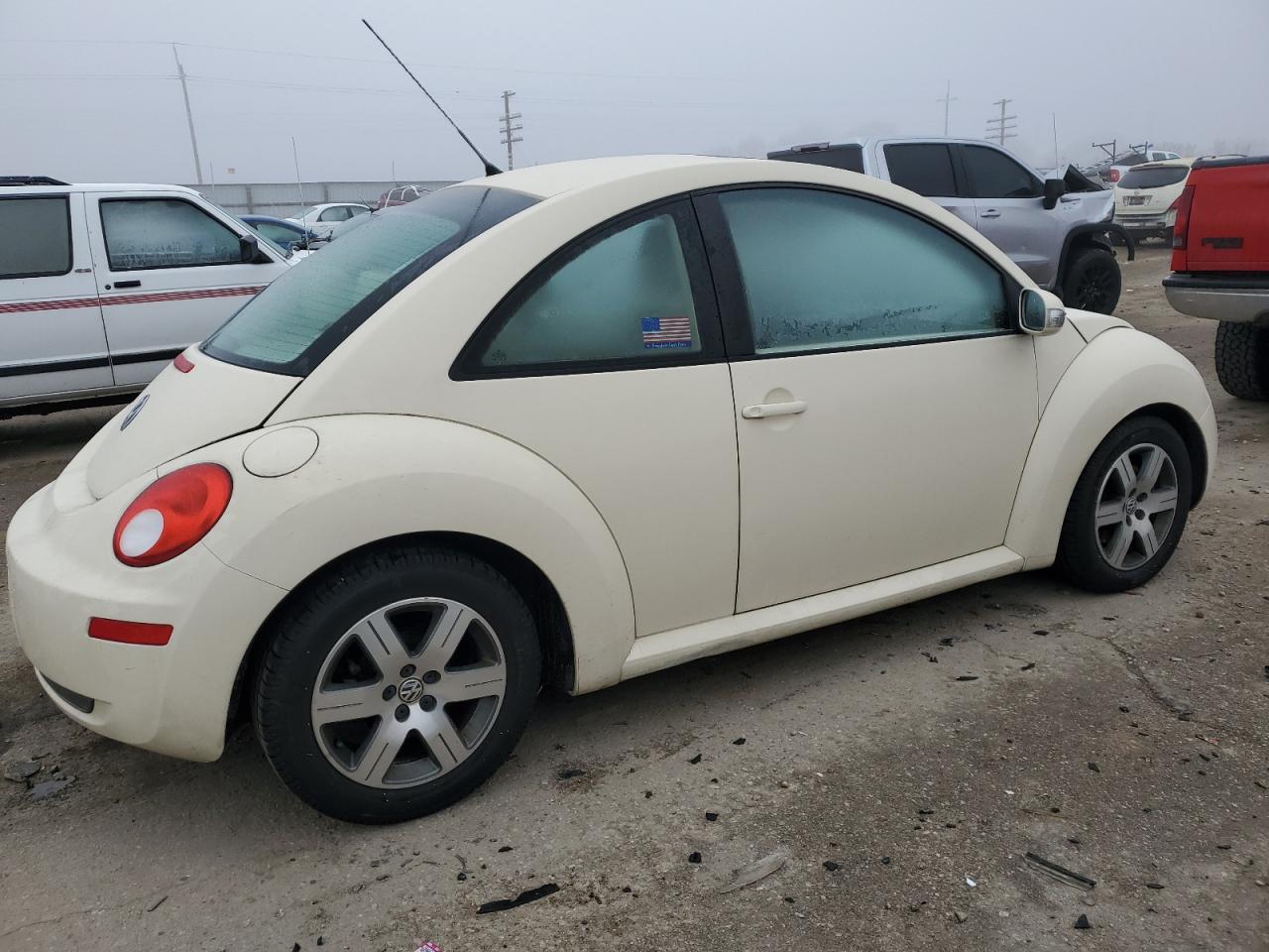 2006 Volkswagen Beetle - Image 3