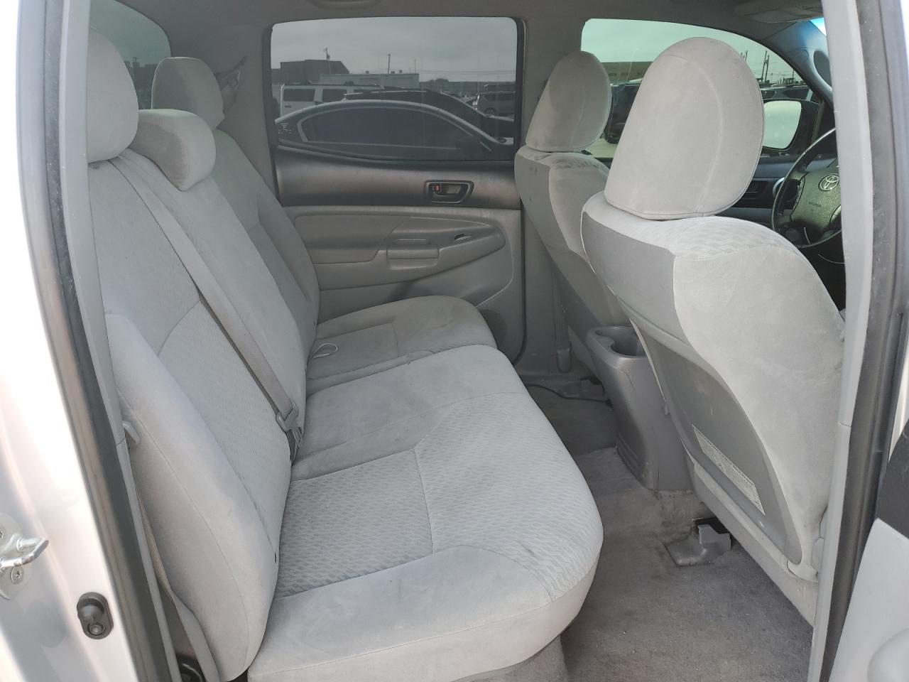 2010 Toyota Tacoma - Image 10