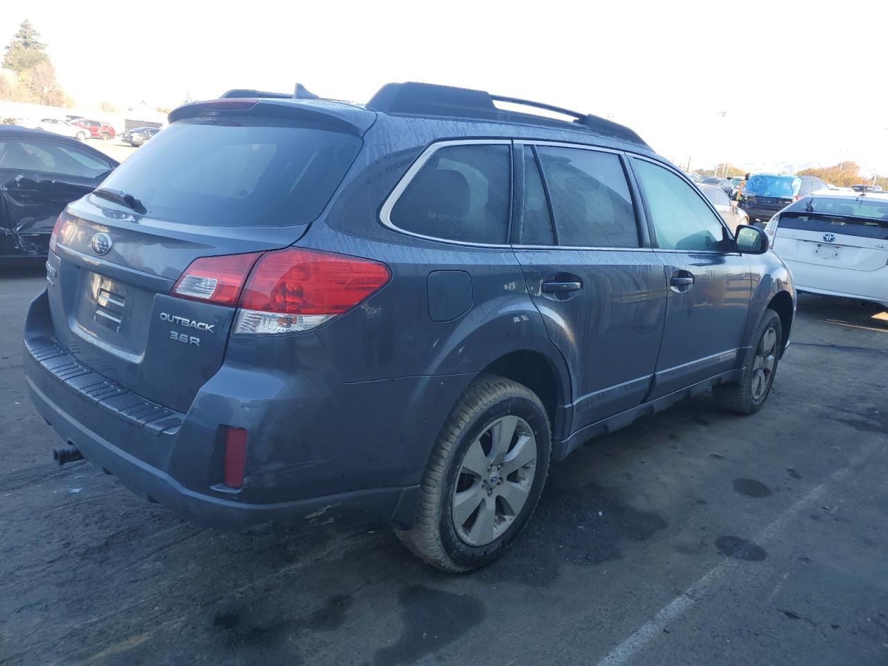 2011 Subaru Outback - Image 3