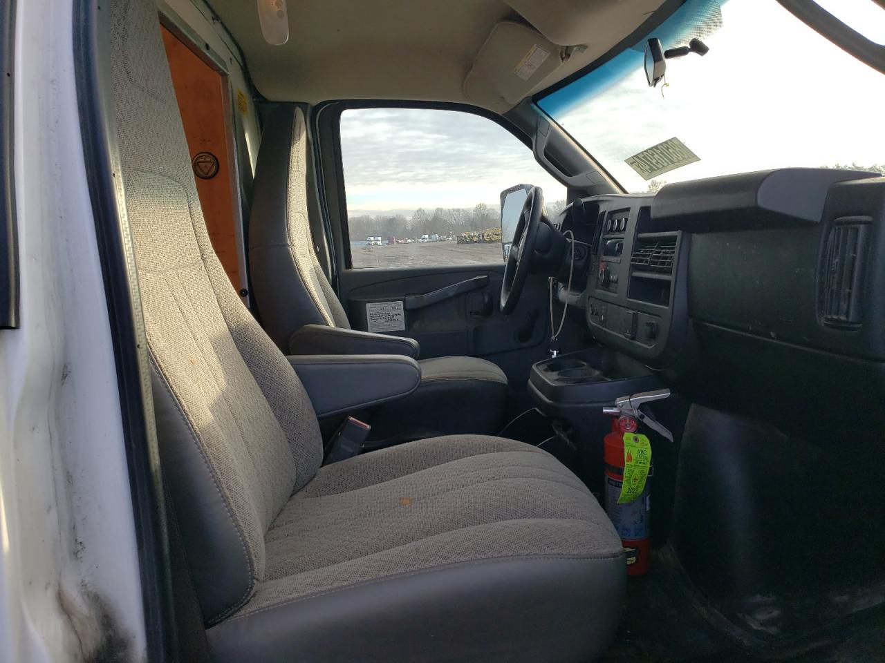 2018 Chevrolet Express - Image 11