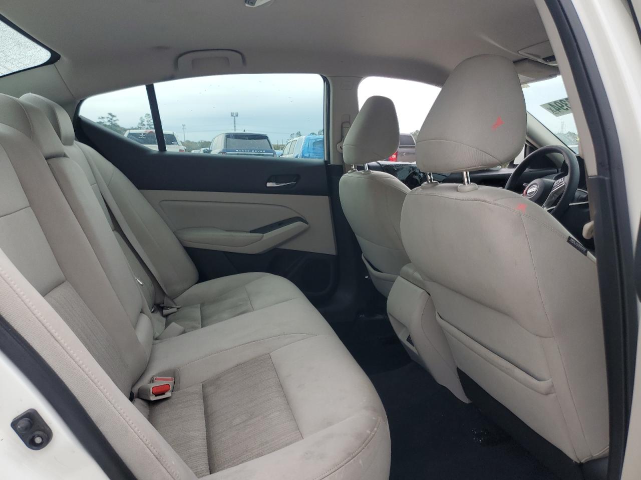2020 Nissan Altima - Image 10