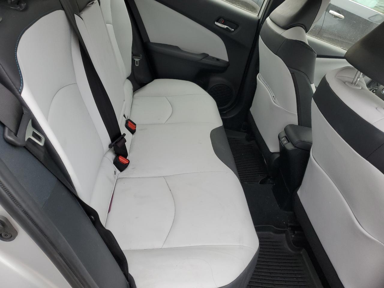 2022 Toyota Prius - Image 10