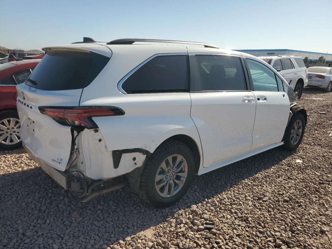 2022 Toyota Sienna - Image 3