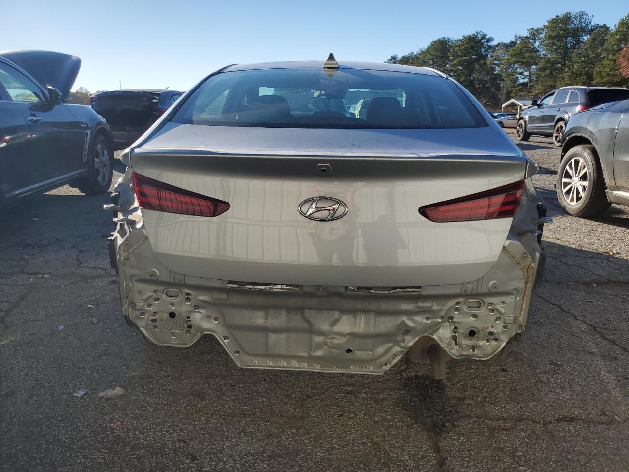 2020 Hyundai Elantra - Image 6